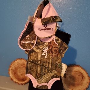Browning baby onesie, hat, burp cloth and bib set